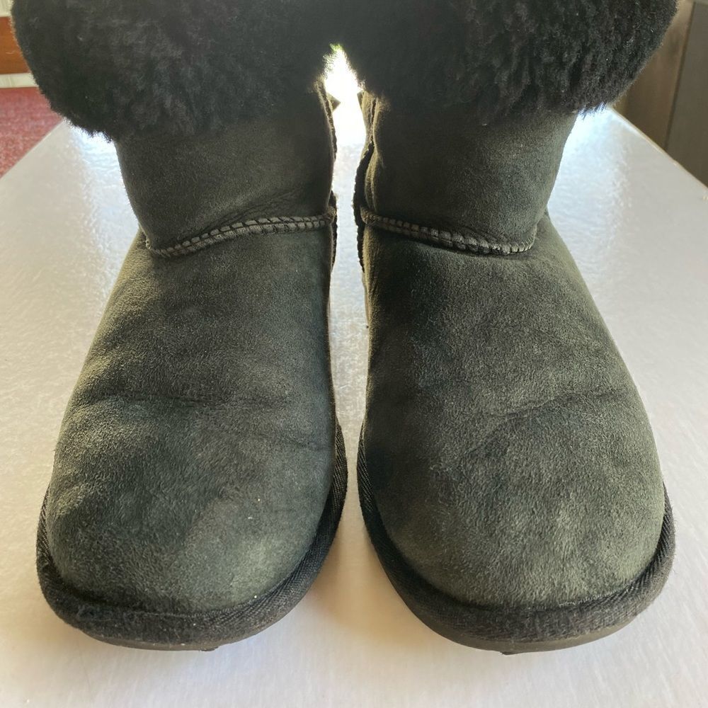 UGG Women’s Suede Leather Boots Size 6 - Picture 8 of 11